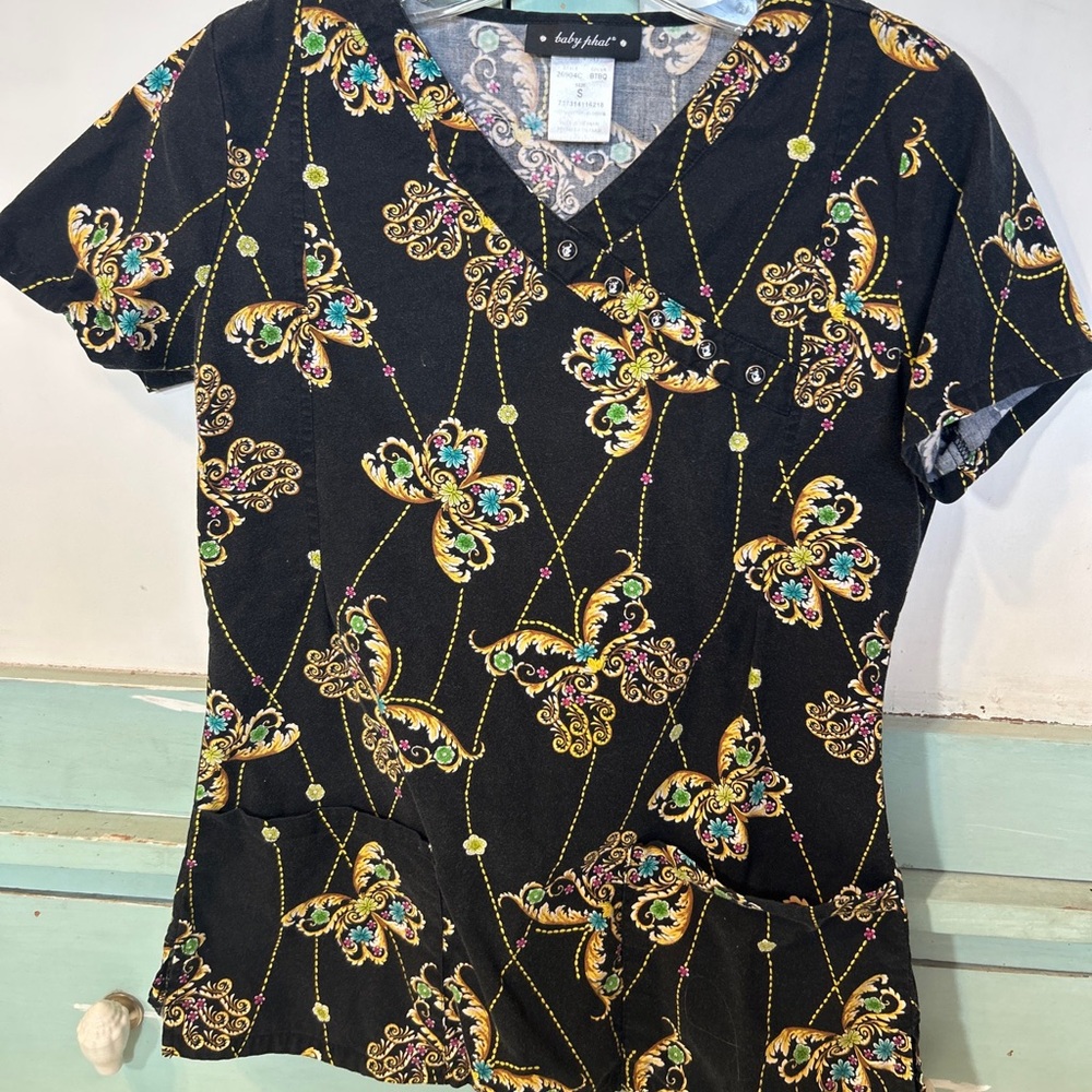 Baby Phat Scrub Top Women’s Small. Black Beautiful, Intricate Butterfly Pattern.